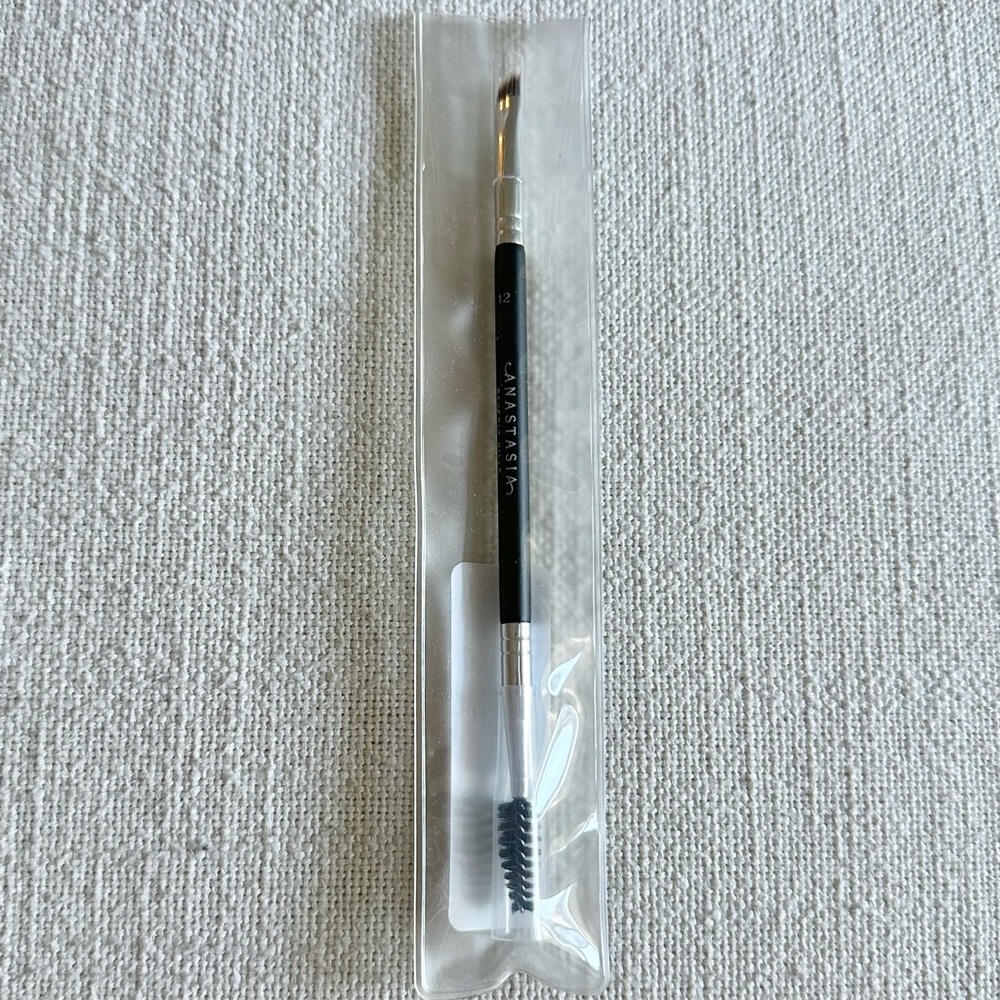 Anastasia Beverly Hills Brush 12 Precision Brow Brush, Never Used